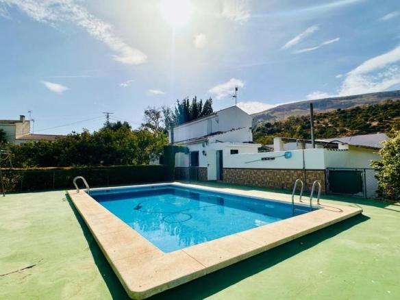 Rustic property for sale on Calle Arco Plines, Loja