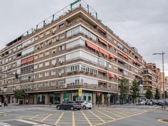 Apartment for sale on Calle de Méndez Núñez, Camino de Ronda