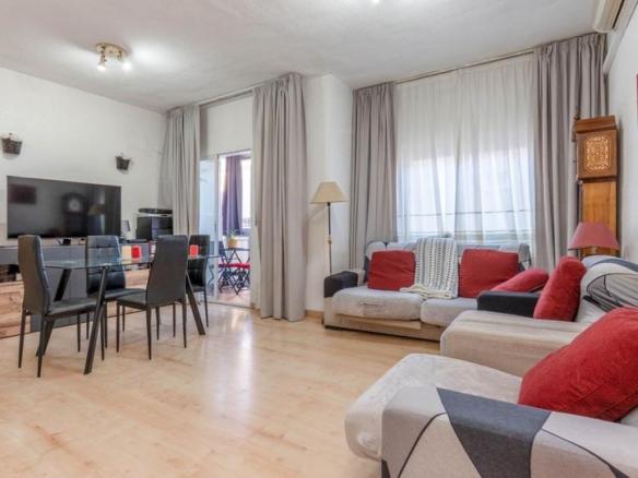 Apartment for sale on Avenida de Cervantes, Bola de Oro