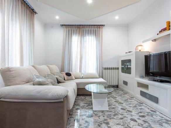 Apartment for sale on Calle Águila, Centro – Sagrario