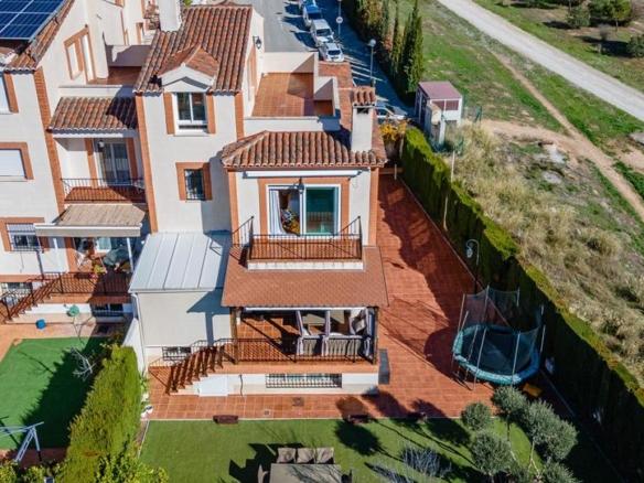 House or villa for sale on Ernesto Sabato Street (cub), Atarfe