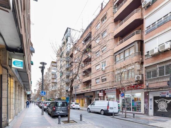 Apartment for sale on Calle Pedro Antonio de Alarcon, Camino de Ronda