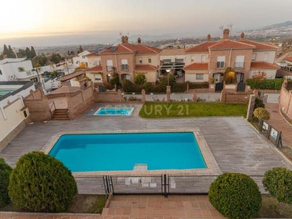 Townhouse for sale in Cl Ramon J.sender 1 La Zubia (Granada), 3, La Zubia City