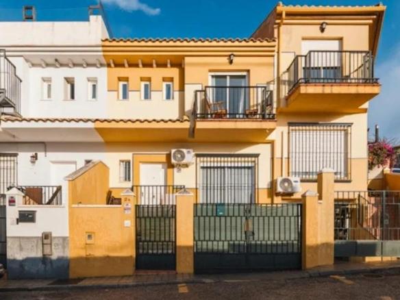 House or villa for sale on Maestro Moya Street, Barrio de la Vega