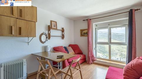 Studio apartment for sale on Calle Fuente del Tesoro, mid-zone