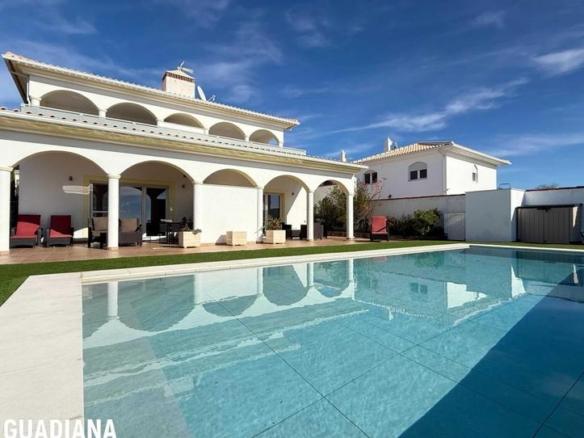 House or villa for sale in Jose de Espronceda, 914, Costa Esuri