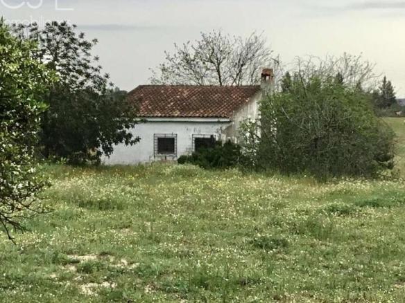 Rustic property for sale in Almonte town