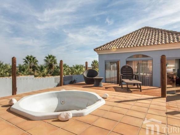 Penthouse for sale on Calle Santa Margarita, 1, Isla Canela