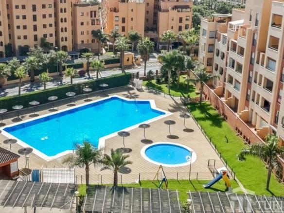Apartment for sale on Avenida Cisnes, 1, Isla Canela