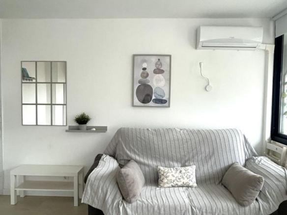 Studio apartment for sale in Golf – Torre Almenara