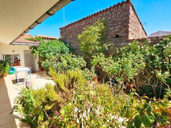 House or villa for sale on Calle Antonio Diaz, 8, Santa Ana la Real