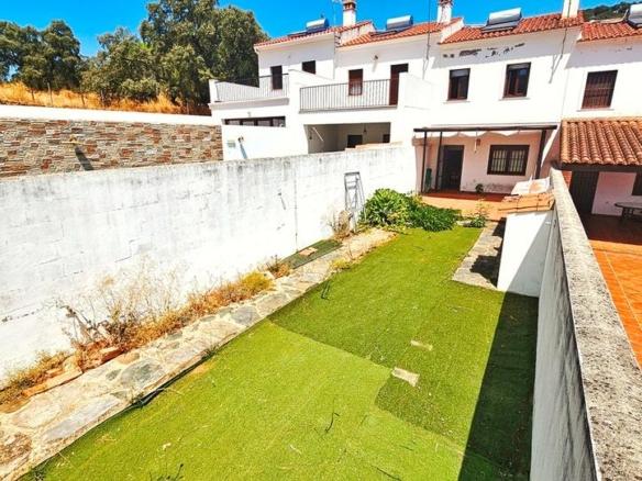 House or villa for sale on Calle Sagrado Corazón de Jesús, 2, Aroche