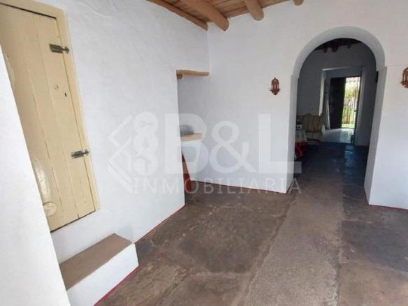 House or villa for sale in Arroyomolinos de León
