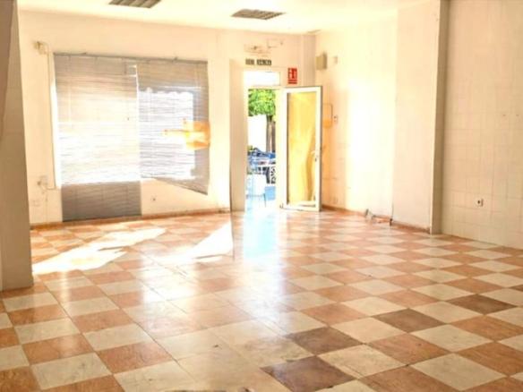 Commercial premises for sale at Calle José Canalejas, 37, Urban center