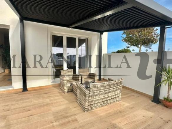 House or villa for sale on Calle Manuel de Falla, Lepe