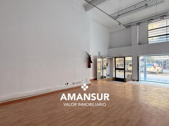Commercial premises for sale on Avenida Italia, Centro