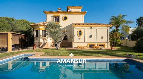 House or villa for sale on Avenida del Almendro, Dehesa – Monacilla