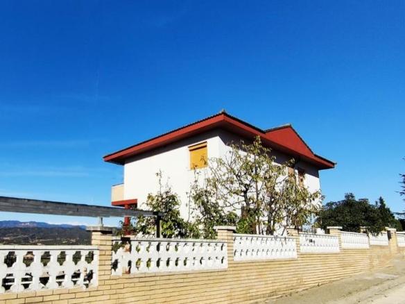 House or villa for sale in Urbanizacion el Ariño, Barbastro