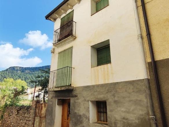 House or villa for sale in Calle Benasque, Santaliestra and San Quílez