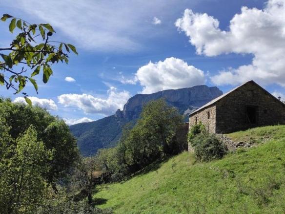 Rustic property for sale in N/a, Tella-Sin