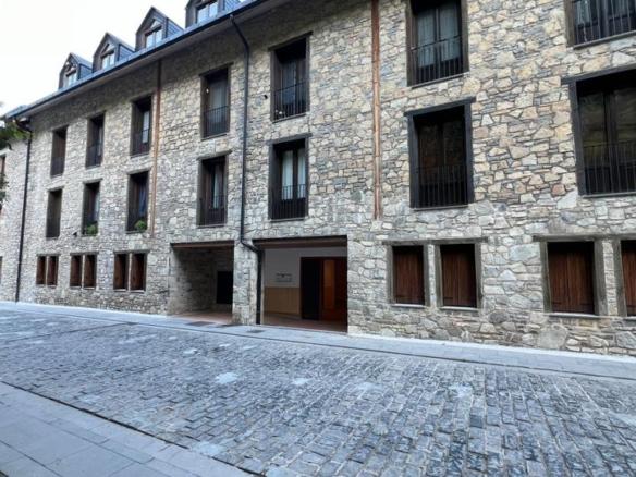 Apartment for sale on Calle Albareda, 15, Canfranc