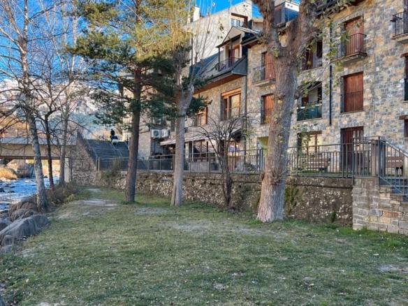 Penthouse for sale on Calle Ribera, Broto