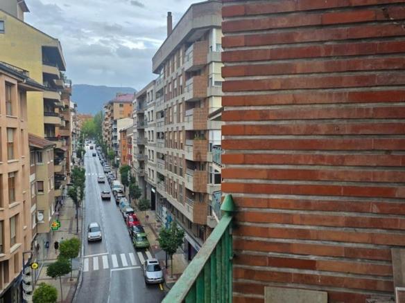 Apartment for sale on Serrablo Street, Sabiñánigo Centro – Aurín