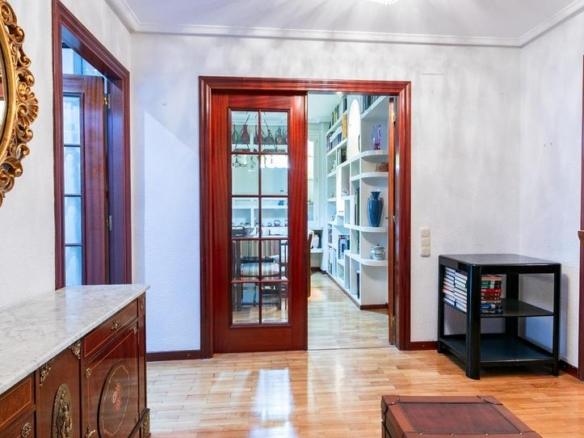 Apartment for sale on Calle Almogavares, 3, San José