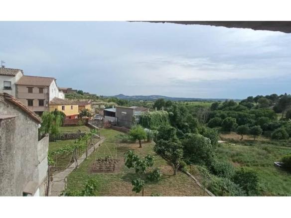 House or villa for sale on Calle Mayor, Salas Bajas