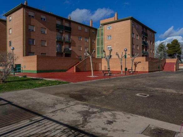 Apartment for sale on Calle Miguel Fleta, 29, Perpetuo Socorro