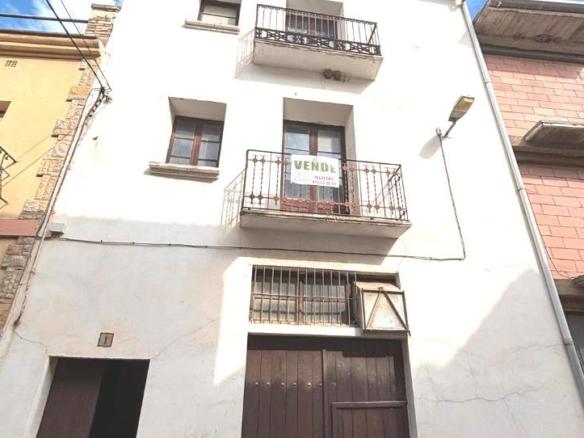 Rustic property for sale on Avenida General Coll, 1, Alcampell
