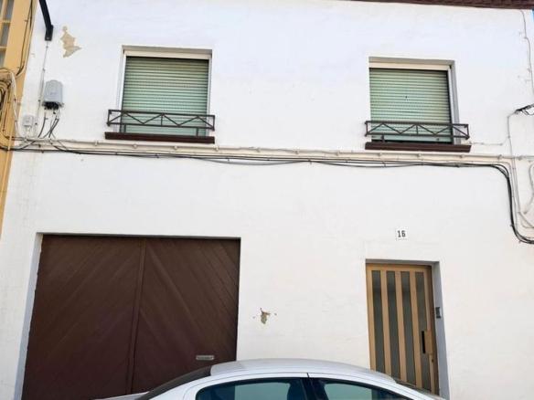 House or villa for sale on Calle Castilla, Binéfar