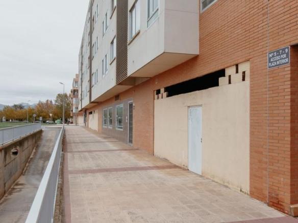 Commercial premises for sale on Pilar Lorengar Street, Maria Auxiliadora