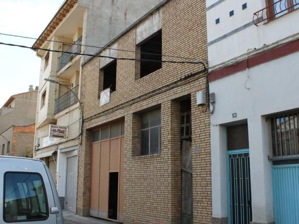 House or villa for sale in Zaragoza, Monzón
