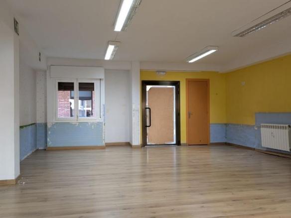 Commercial premises for sale in Monzón