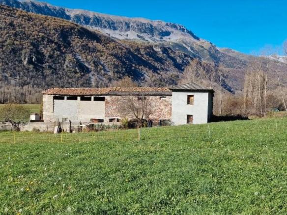 House or villa for sale in Benasque