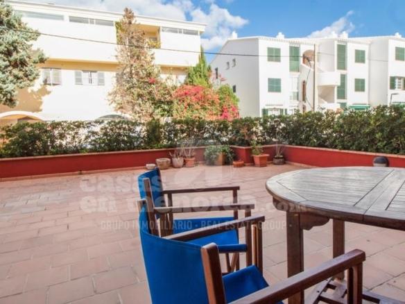 Ground floor apartment for sale in Es Castell town