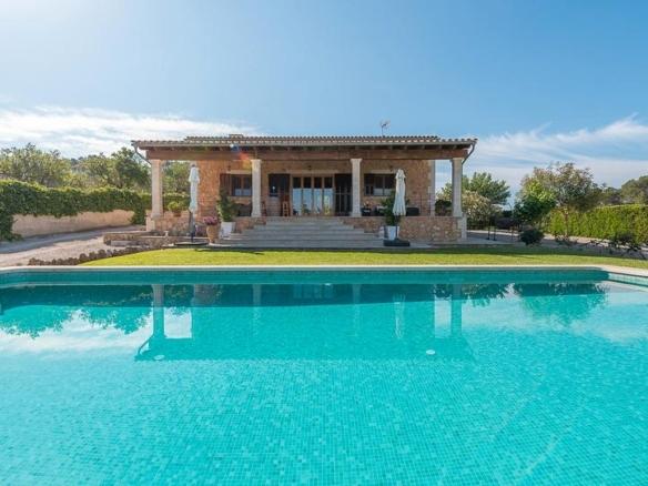 Rustic property for sale in Sineu