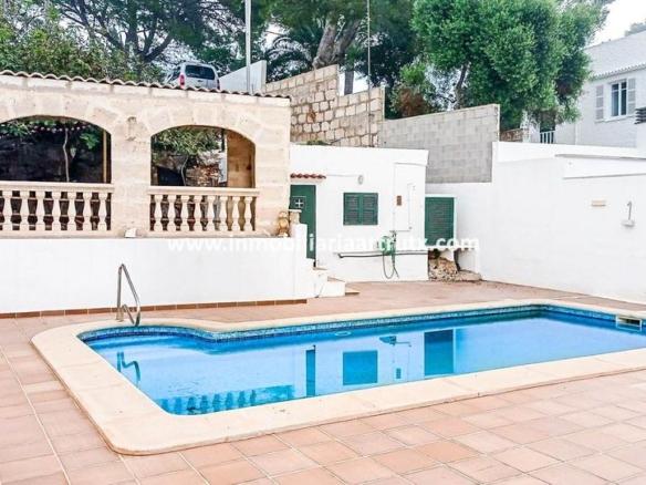 Apartment for sale in Cala Blanca
