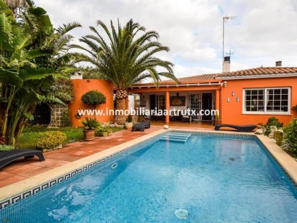 House or villa for sale in Cala en Blanes