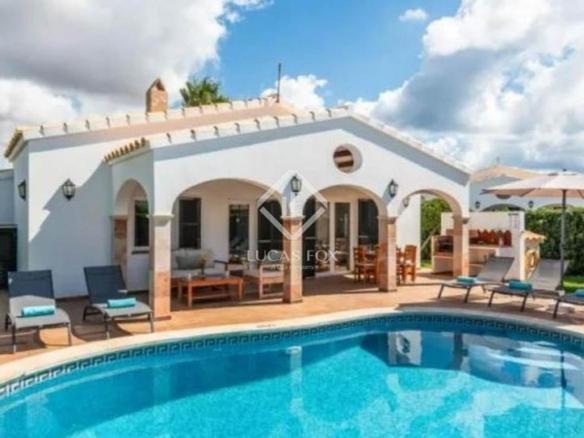 House or chalet for sale in Cala d’en Bosch – Serpentona