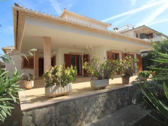 House or villa for sale in Can Picafort