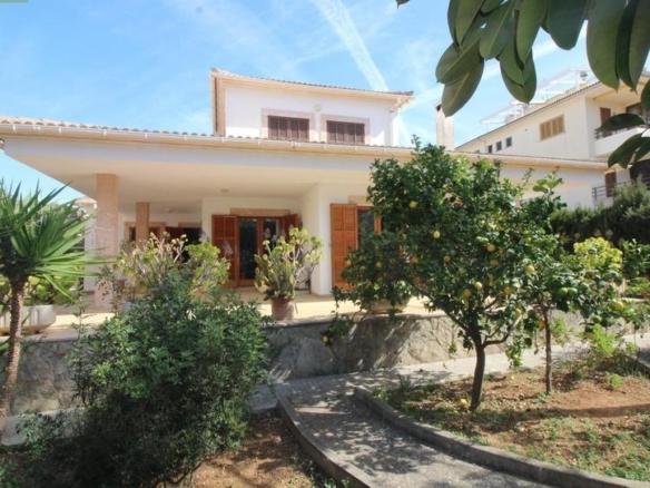 House or villa for sale in Can Picafort