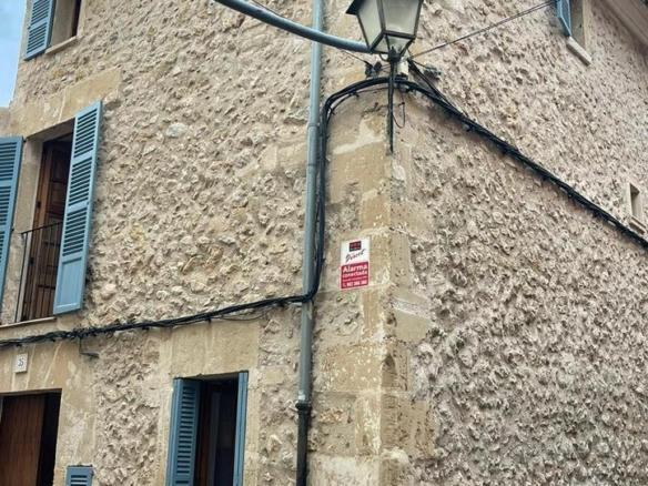 Townhouse for sale in Carrer de la Roca, Pollença Poble