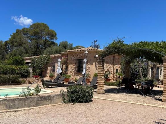 Rustic property for sale in Llucmajor village