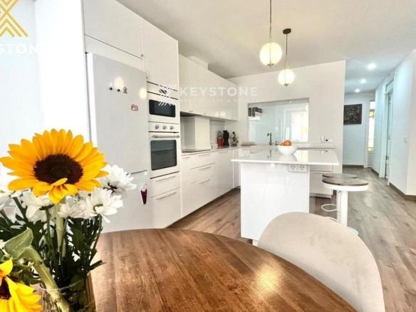 Apartment for sale in Dels Oms, Plaça dels Patins