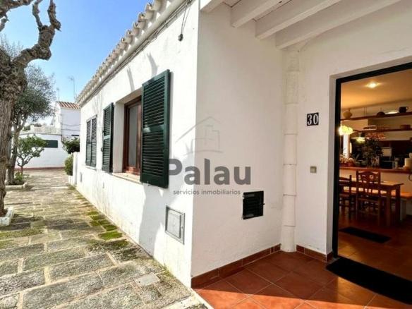 Townhouse for sale in Cala en Blanes