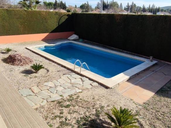 House or villa for sale on the Córdoba-Valencia road, Baeza