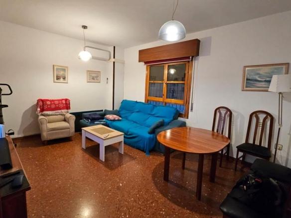 Apartment for sale on Calle Almendros Aguilar, Ctra. Circunvalación – La Magdalena