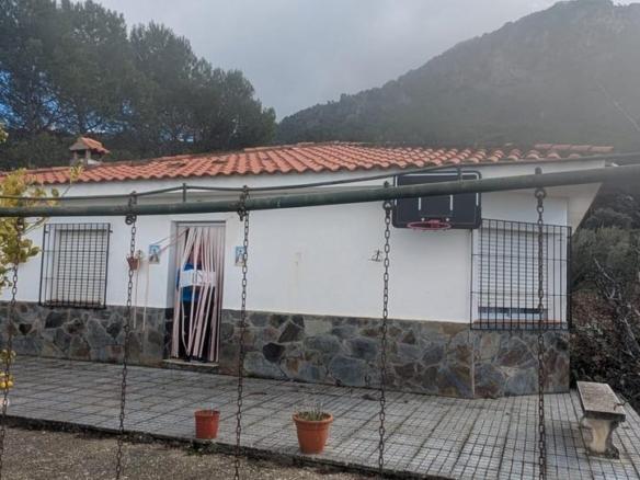 Rustic property for sale in Alcaudete